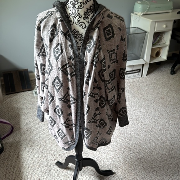 Abercrombie and Fitch hoodie sweater. Size M/L - Picture 7 of 7